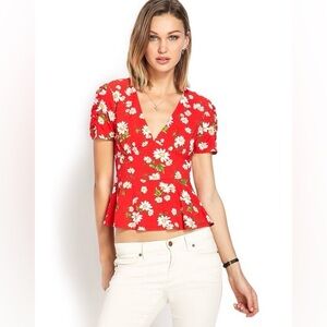 🌹 Forever 21 Red Floral Casual Top 🌹